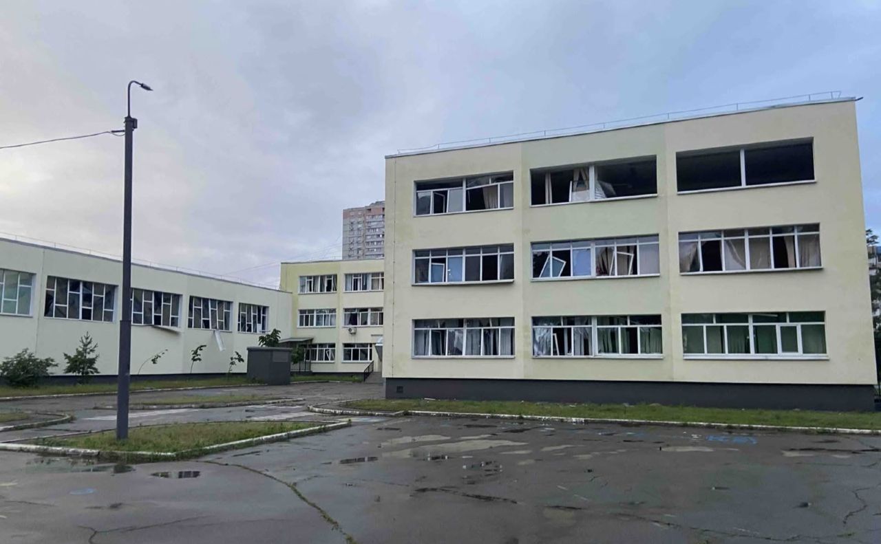 Триває обстеження будівель і фіксація всіх пошкоджень. Фото: Валентин Мондриївський у Фейсбук