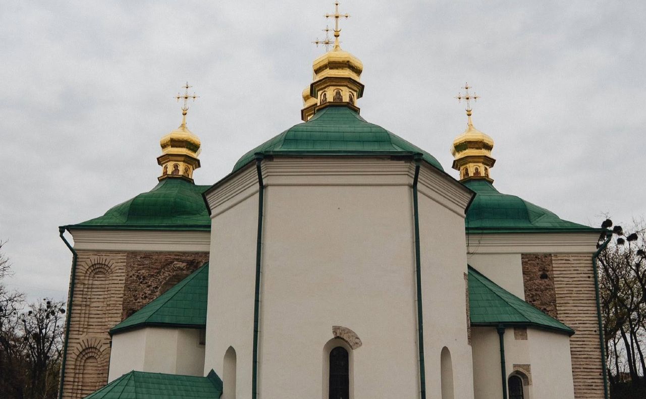 Храм стоїть на місці давньої княжої резиденції Берестове. Фото: Києво-Печерська лавра