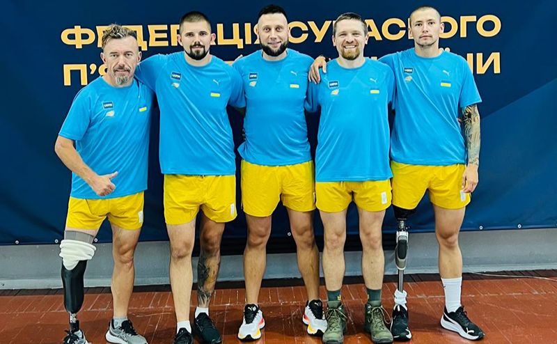 Зліва направо: Ярослав Бегас, Артем Кузьменко, тренер Вадим Гуцалюк, Руслан Кухар та Іван Артюх / Фото надане Вадимом Гуцалюком