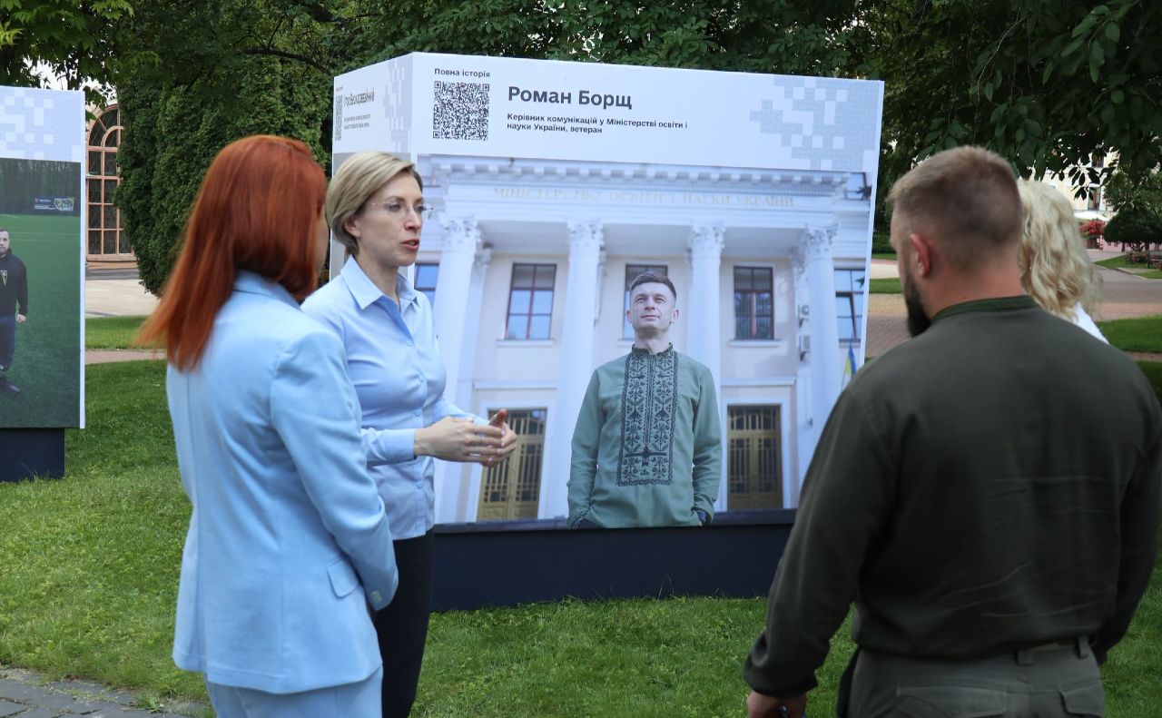 Фотопроєкт розповідає, як досвід фронту допомагає в ухваленні державних рішень. Фото зі сторінки заповідника у Facebook.