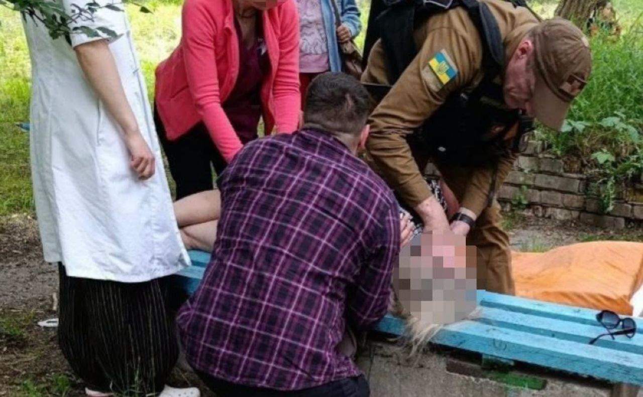Постраждалій надали домедичну допомогу та шпиталізували. Фото: КО «Муніципальна охорона»