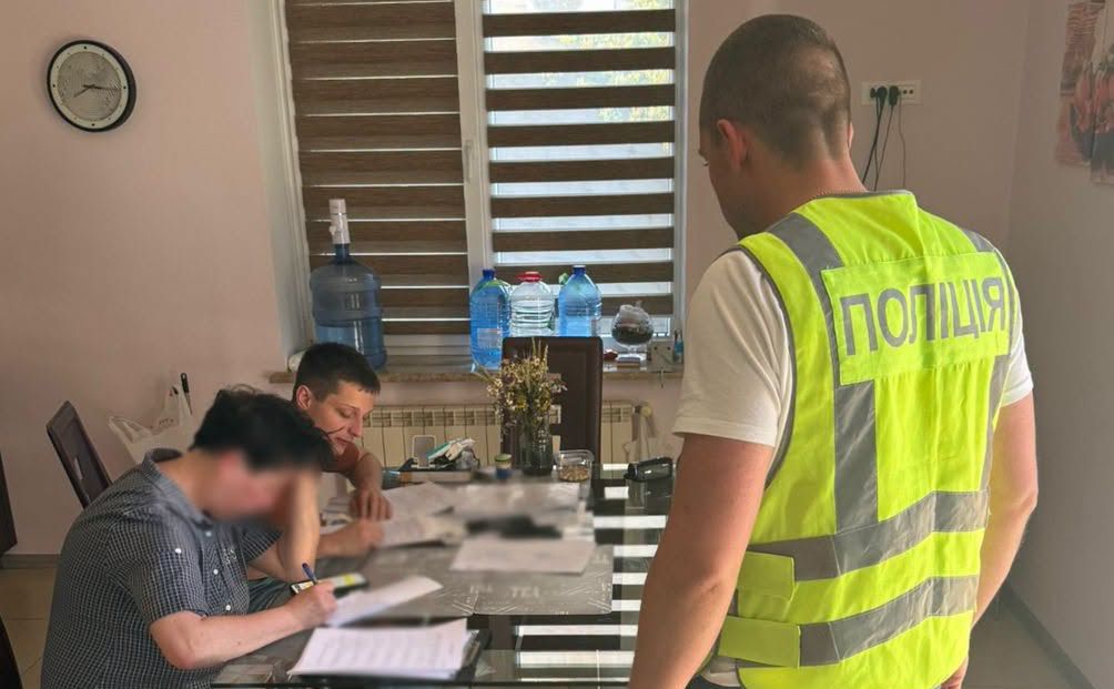 Жительці столиці повідомили про підозру за двома статтями Кримінального кодексу. Фото: Нацполіція