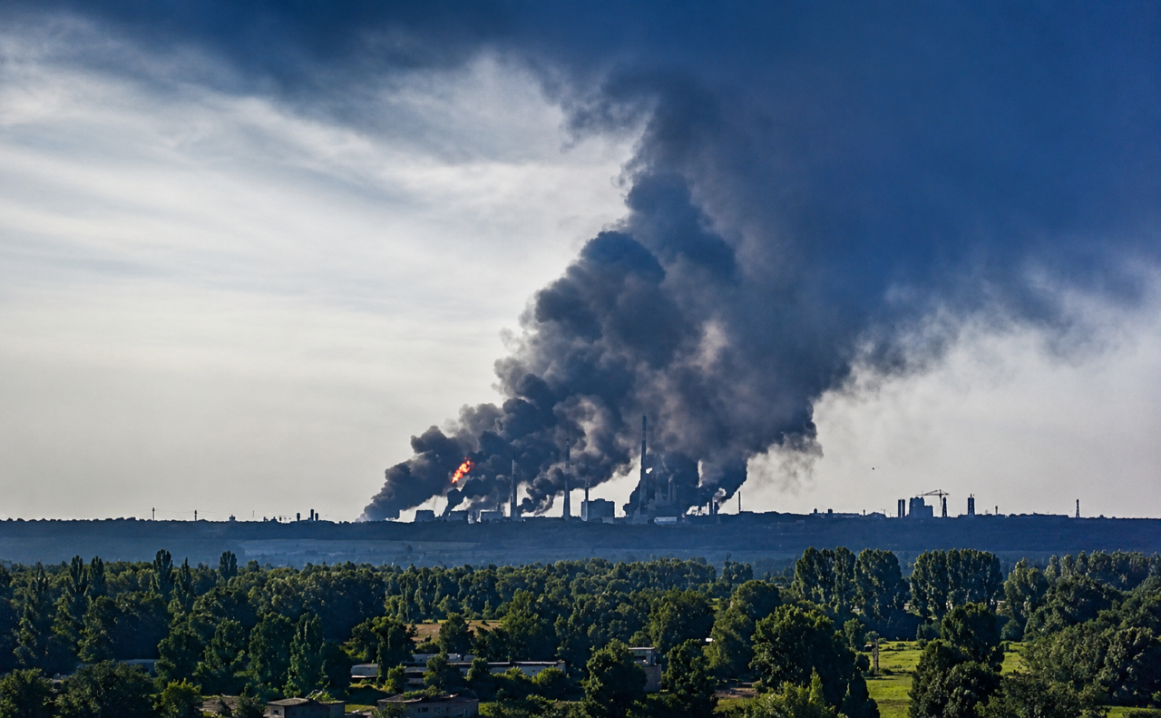 Пожежа на російському заводі. Фото: Сили спецоперацій у Телеграм