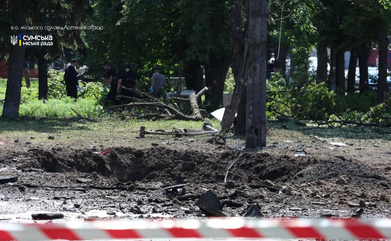 Наслідки удару росіян КАБами по Сумщині. Фото: Сумська ОВА