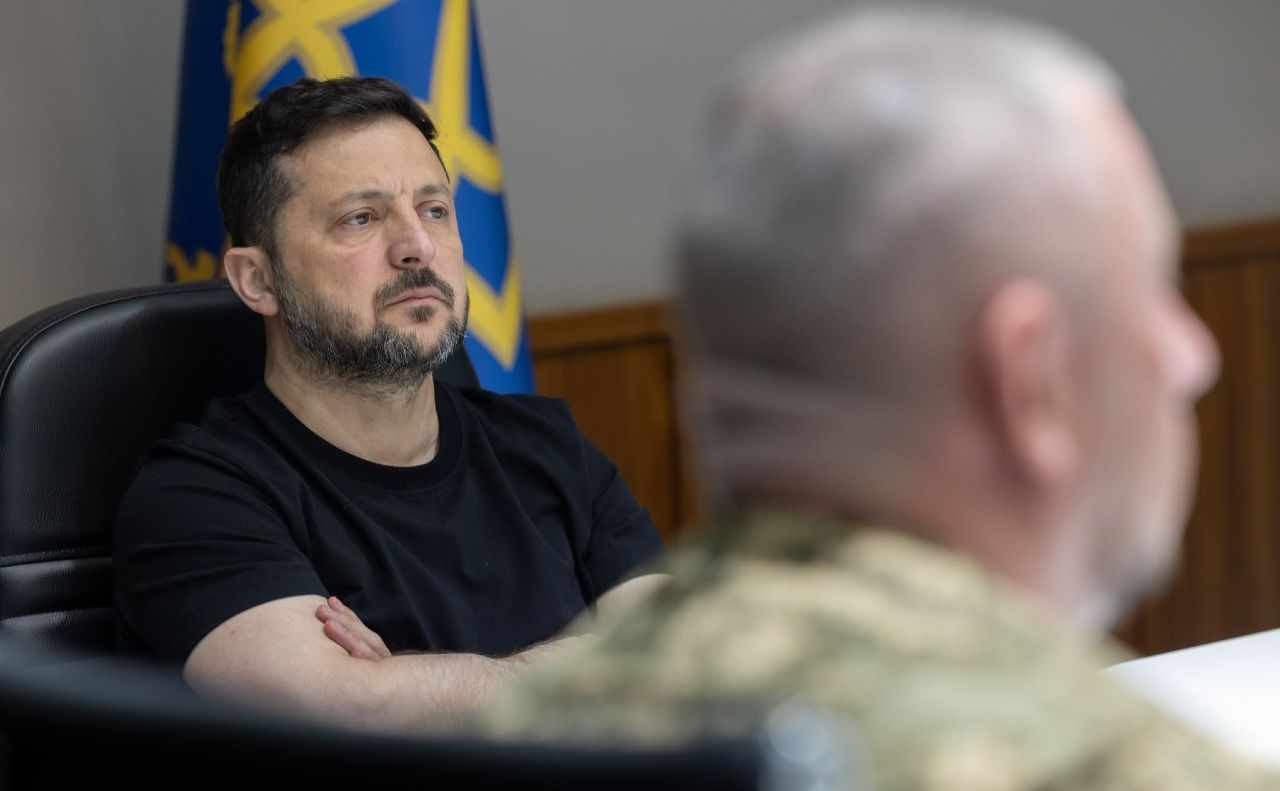 Володимир Зеленський під час наради з військовими. Фото: ОП