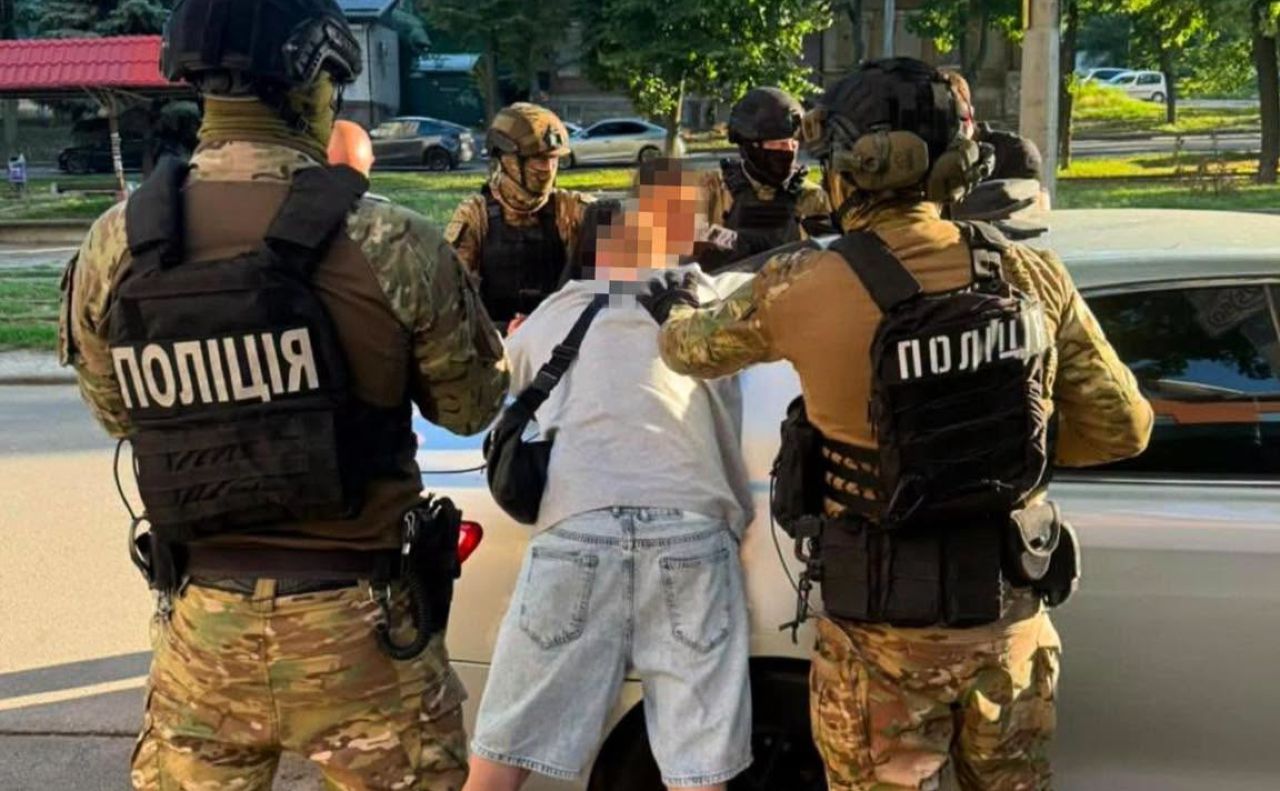 Підозрюваних затримали. Фото: прокуратура України