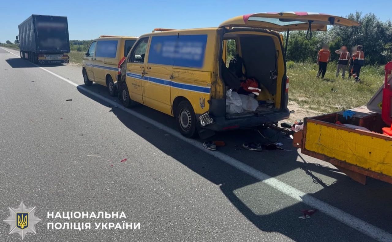 Дорожньо-транспортна пригода на автодорозі Київ — Харків. Фото: Поліція Київщини