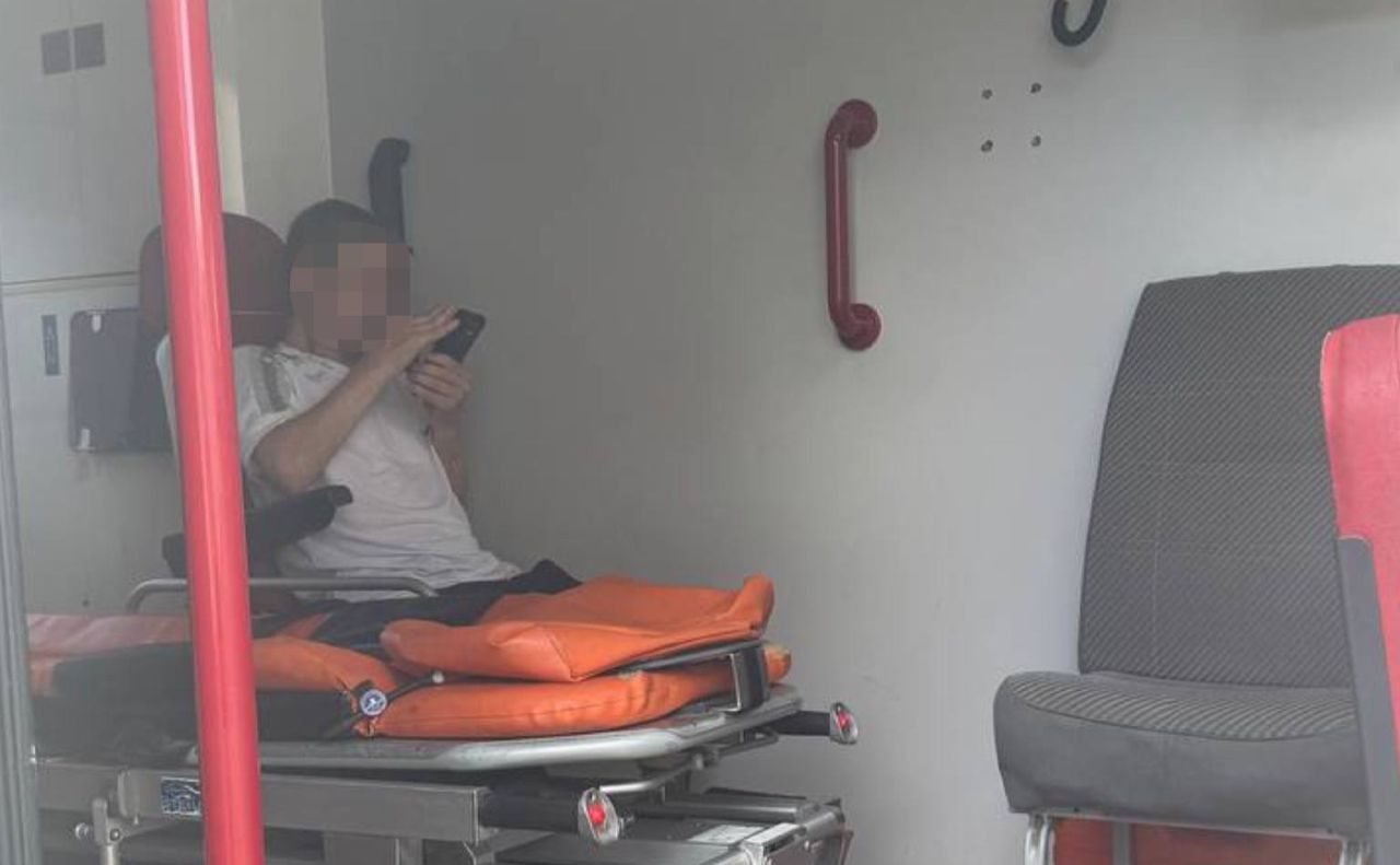 Неадеквата забрала «швидка». Фото: Муніципальна охорона