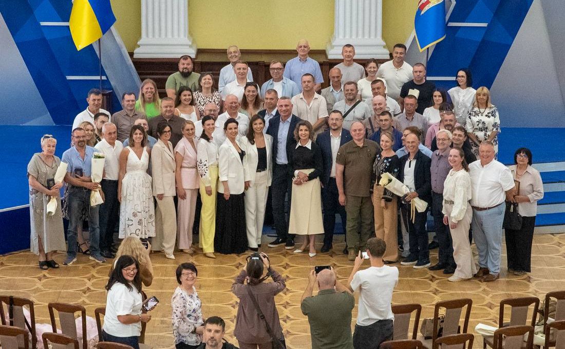 Віталій Кличко та медичні працівники. Фото: пресслужба мера