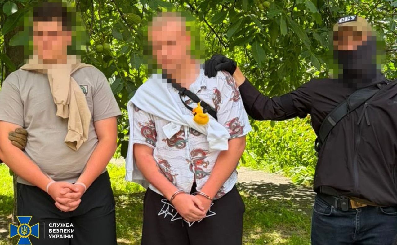 Шукачі «легких грошей» затримані. Фото: СБУ