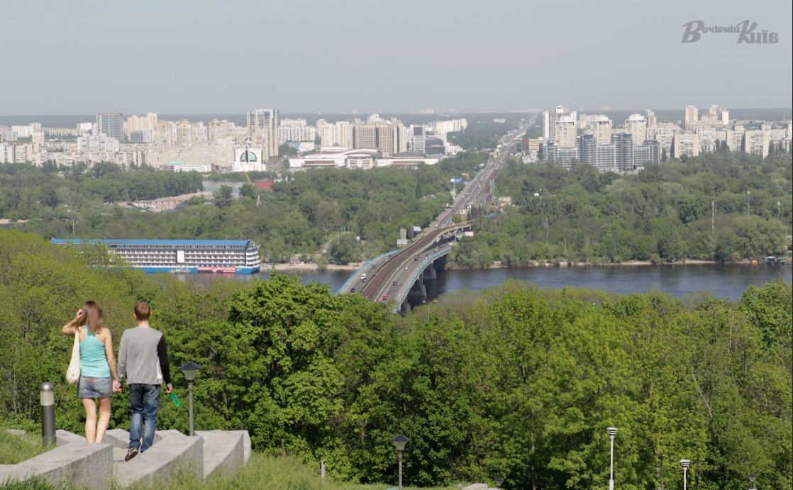 Київ влітку. Фото: Борис Корпусенко