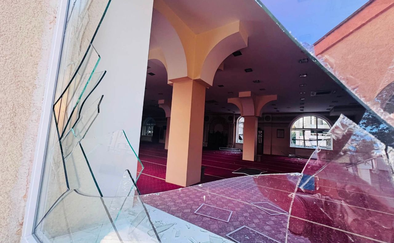 Пошкодження мечеті внаслідок російської атаки. Фото: Мурат Сулейманов