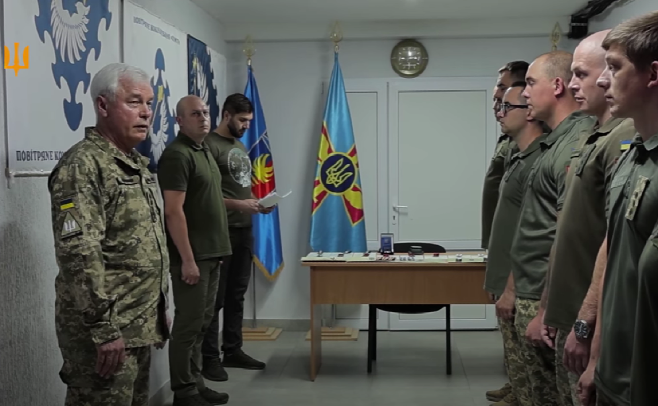 Захисників відзначив Анатолій Кривоножко. Фото: скрін з відео