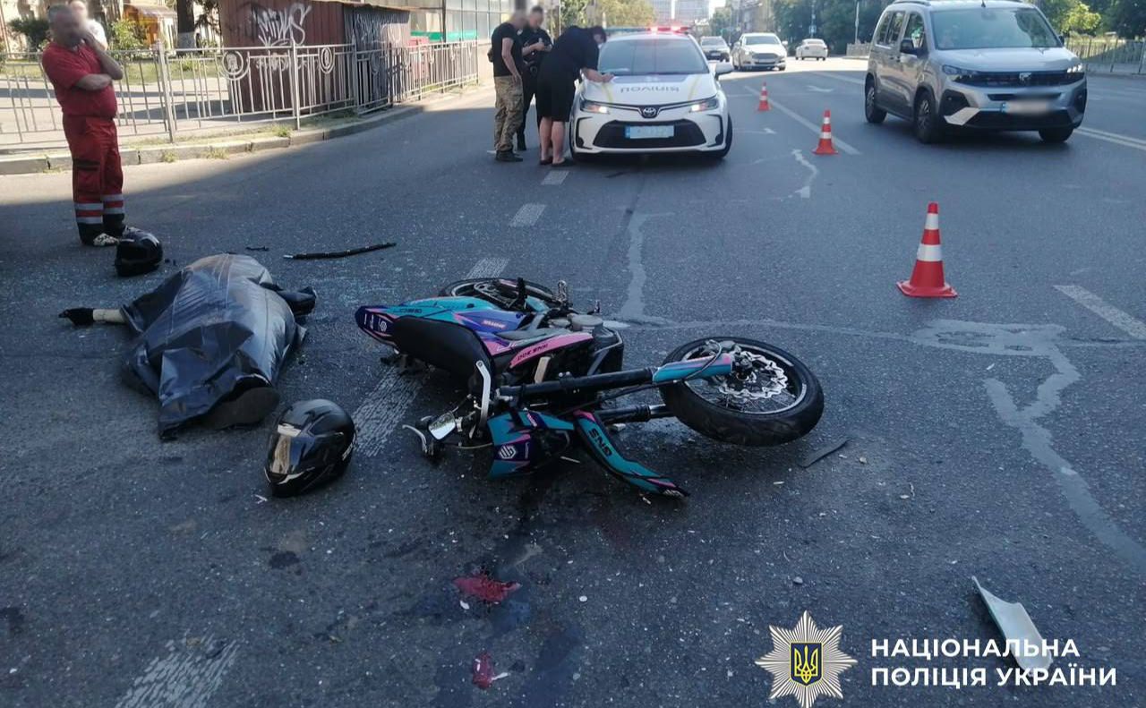 Мотоцикліст загинув у ДТП у Голосіївському районі. Фото: Національна поліція України