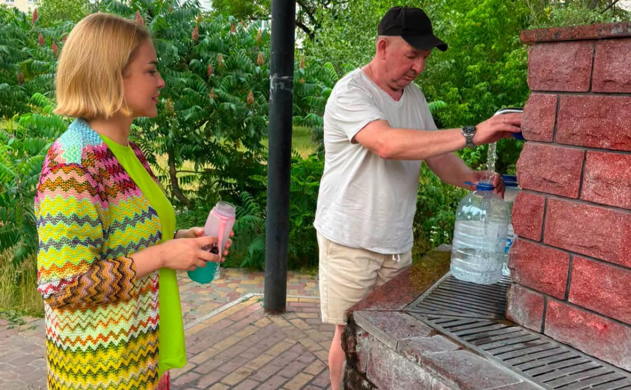 Депутатка перевірила роботу бювета на Йорданській. Фото: Ганна Свириденко у Фейсбук