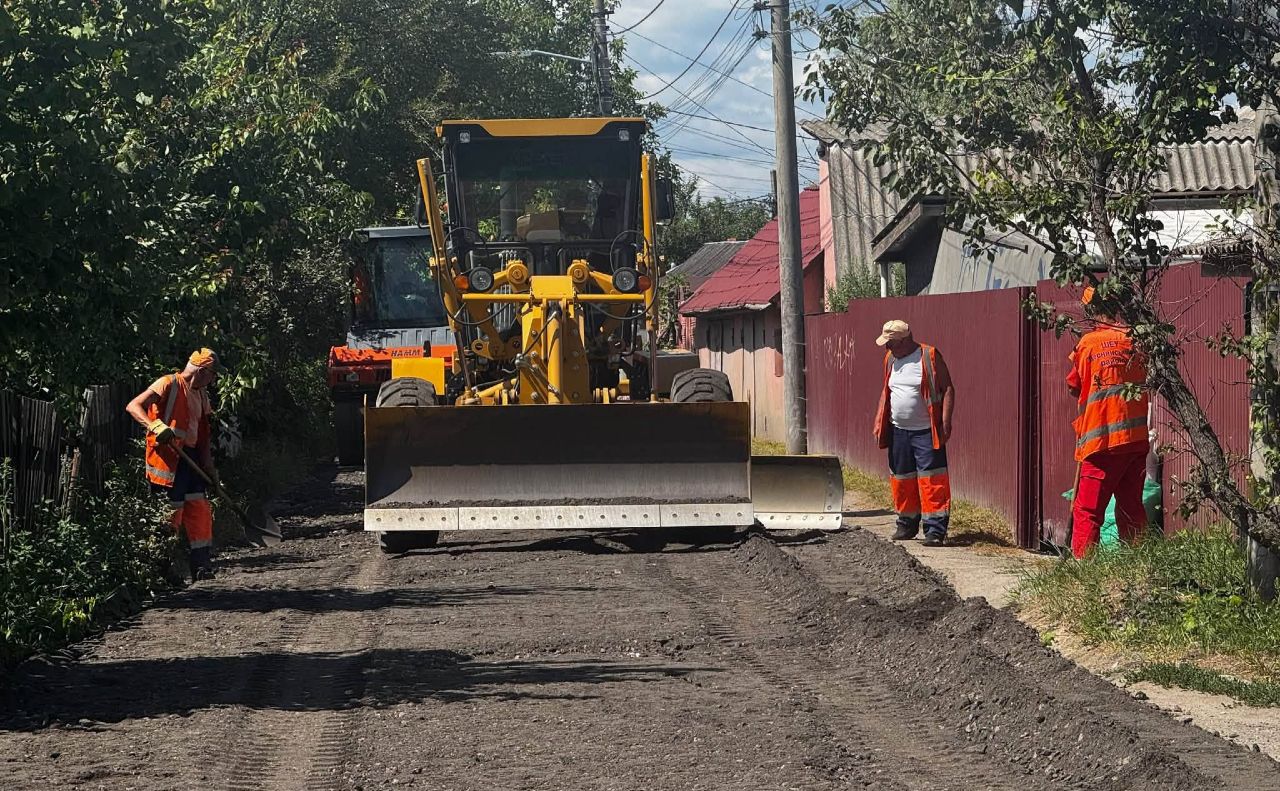 Формування дороги в селі Троєщина. Фото: КП ШЕУ Деснянського району