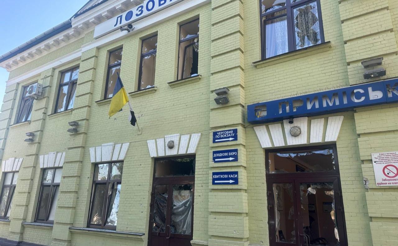 Наразі рух на станції призупинили. Фото: Укрзалізниця у Телеграм