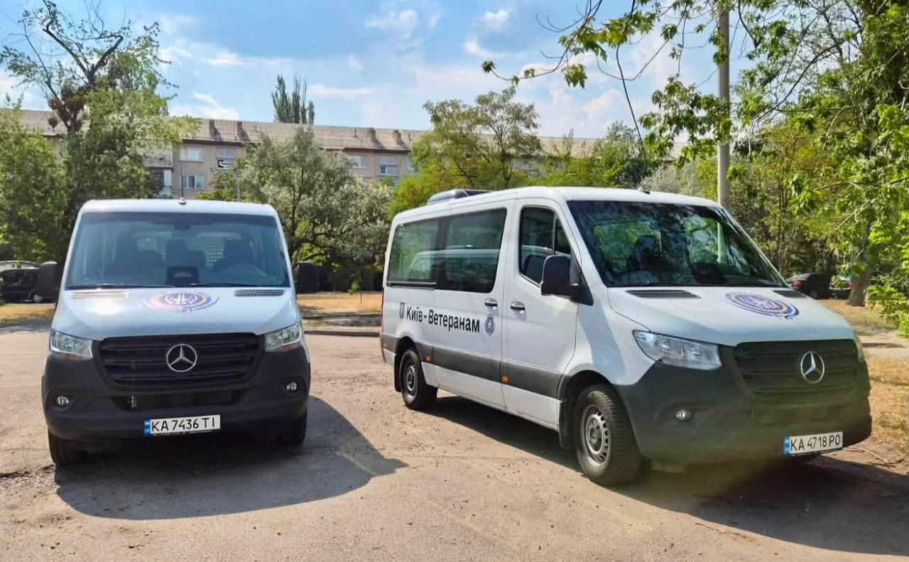 Спеціально обладнані автомобілі «Київ Мілітарі Хаб» забезпечують безбар’єрне пересування для ветеранів і ветеранок Фото: Facebook-сторінка Марини Хонди