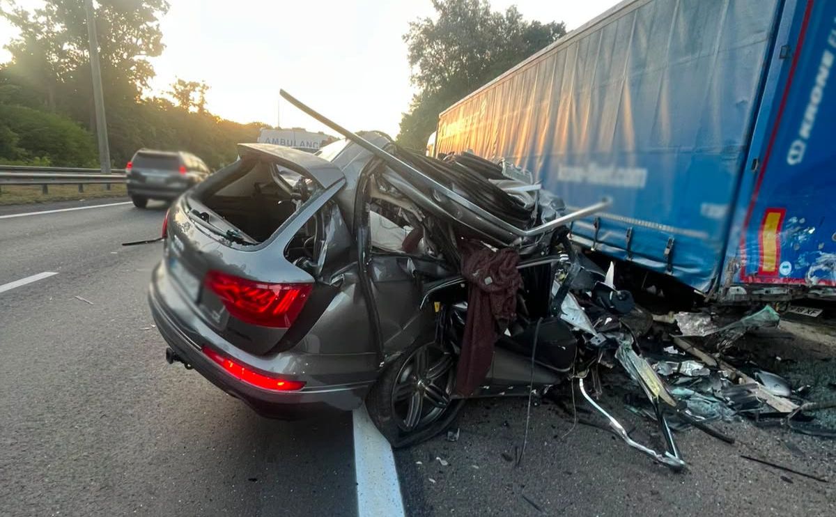 Поліція Києва сфотографувала автотрощу