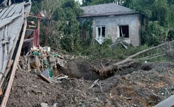 Пошкоджені гуртожиток, склади та газова труба. Фото: МОЗ у Телеграм
