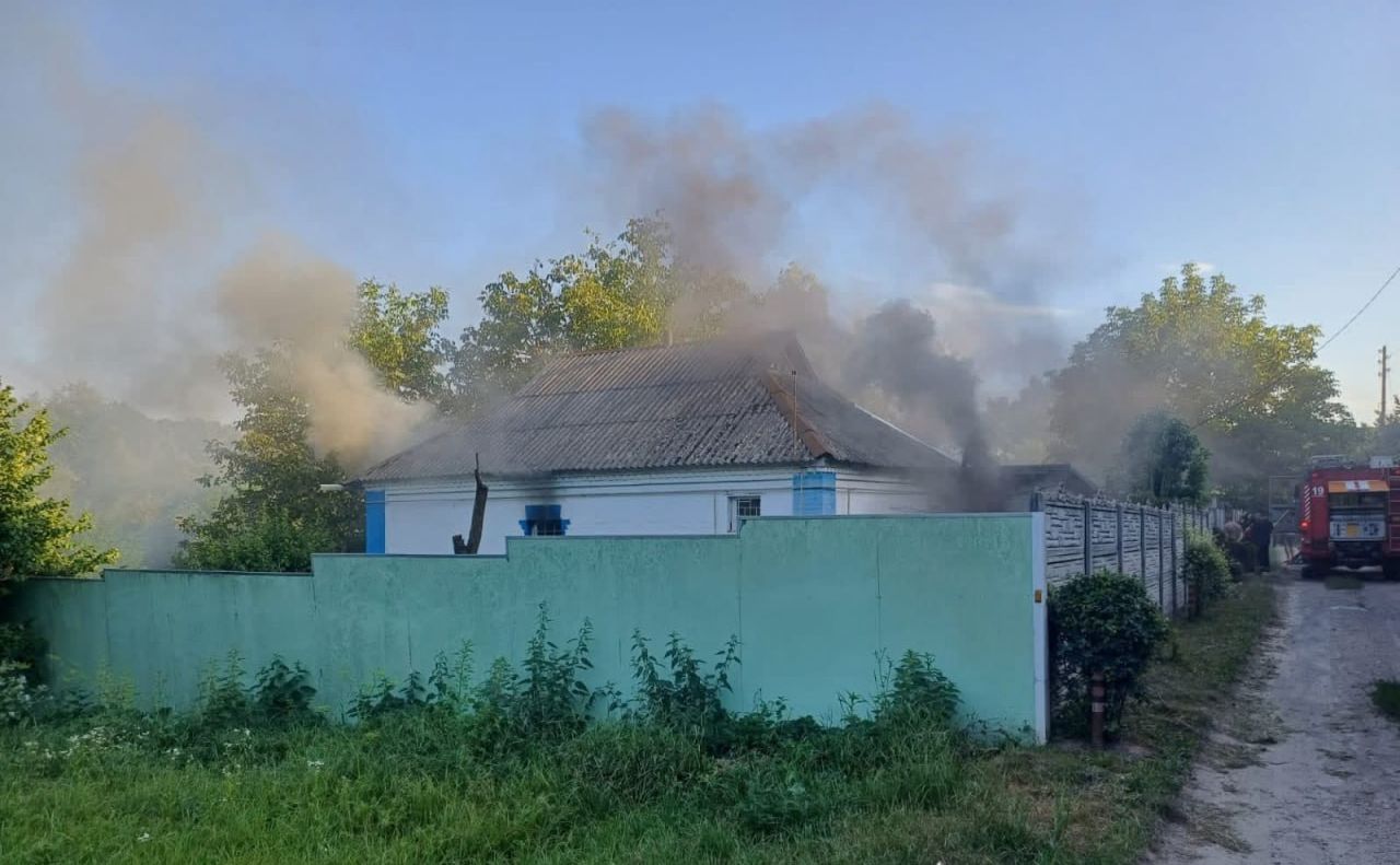 Пожежа виникла у селі Черняхів. Фото: Нацполіція