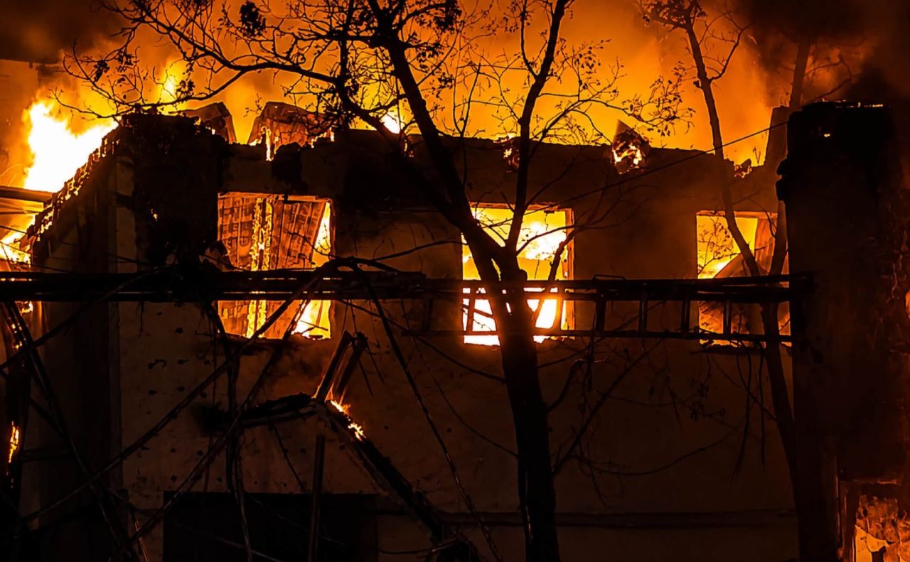 Згоріла їдальня підприємства. Фото: ДСНС Одещини
