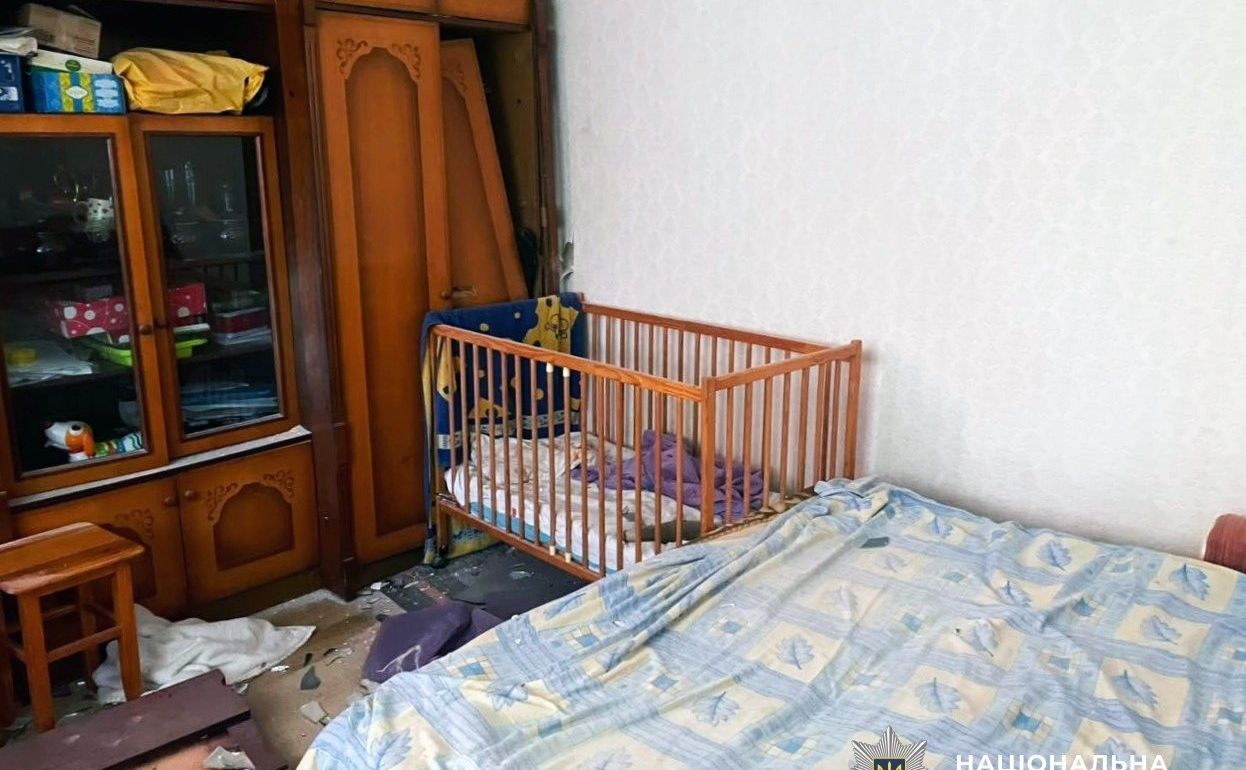 Наразі мати та малюка готують до евакуації. Фото: Нацполіція