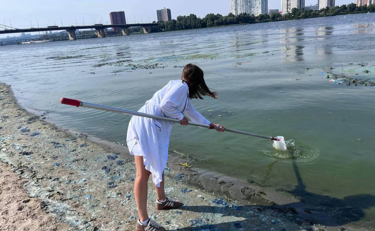 Фахівці «Плеса"№ взяли проби води на аналіз. Фото: КП «Плесо»