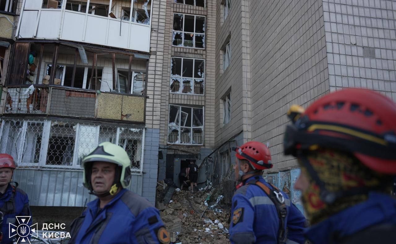 Значних руйнувань зазнав житловий будинок. Фото: ДСНС Києва