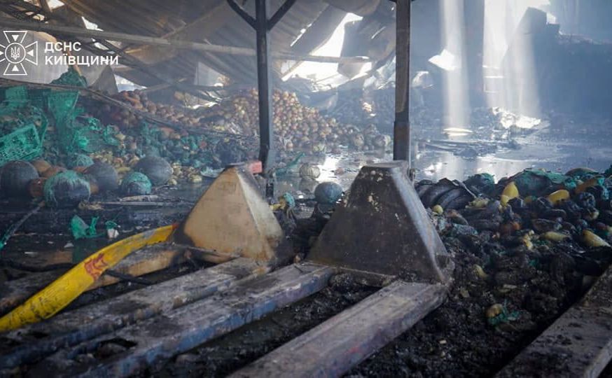 Один із знищених складів із продуктами на Київщині