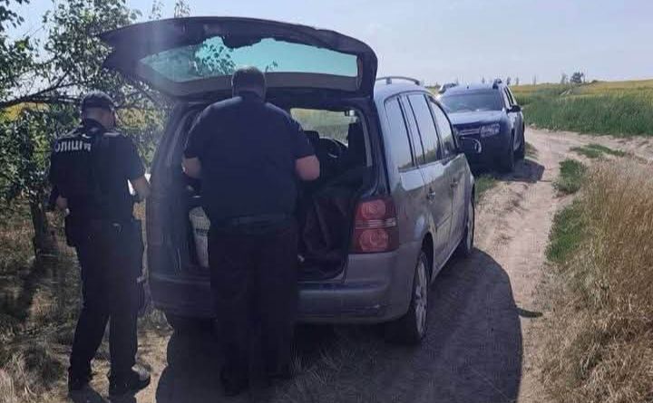 У чоловіка вилучили понад пів сотні раків. Фото: Київський рибоохоронний патруль у Фейсбук