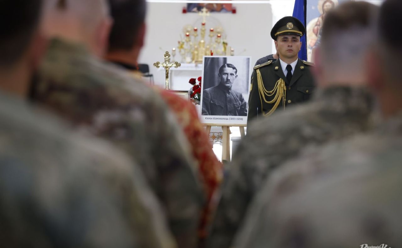 У Патріаршому соборі Воскресіння Христового попрощалися з Євгеном Коновальцем. Фото: Борис Корпусенко