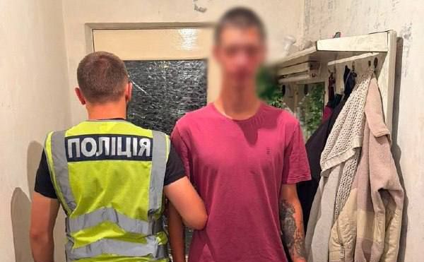 Підозрюваний під час затримання за підозру у наркоторговлі. Фото: Національна поліція України