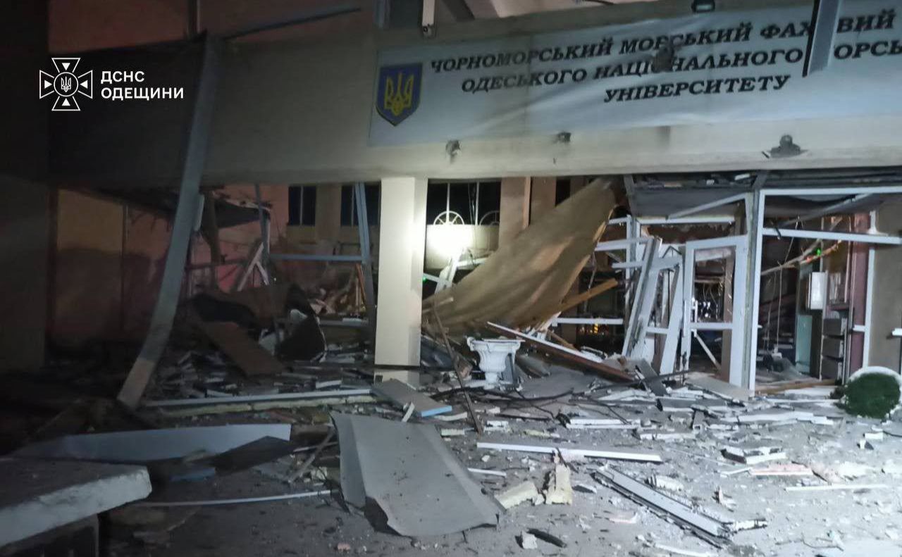 Руйнування в Одесі. Фото: ДСНС