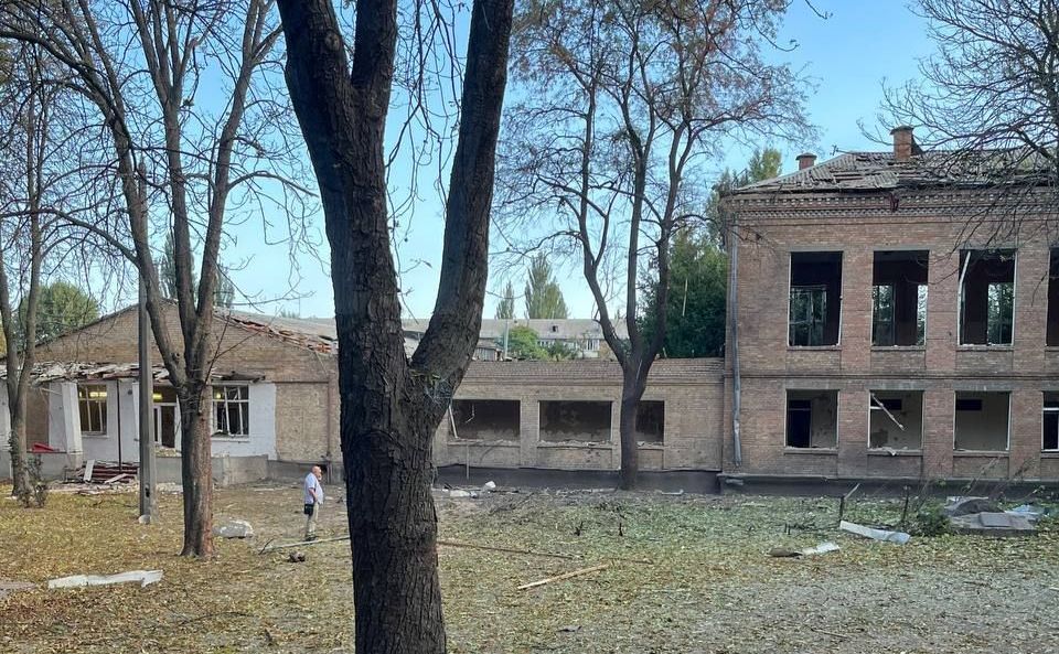 Наслідки нічного обстрілу. Фото: Шевченківська РДА