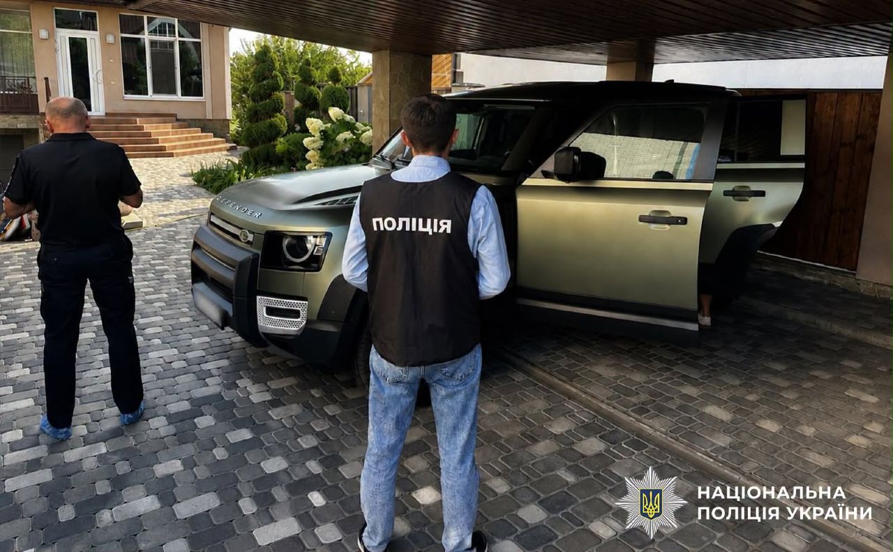 У підозрюваних провели обшуки