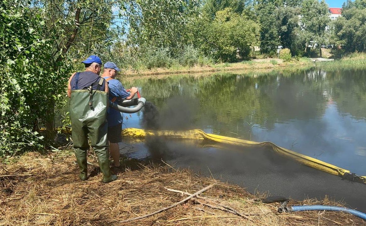 Роботи на водоймах в Оболонському районі столиці тривають. Фото: КП «Плесо»