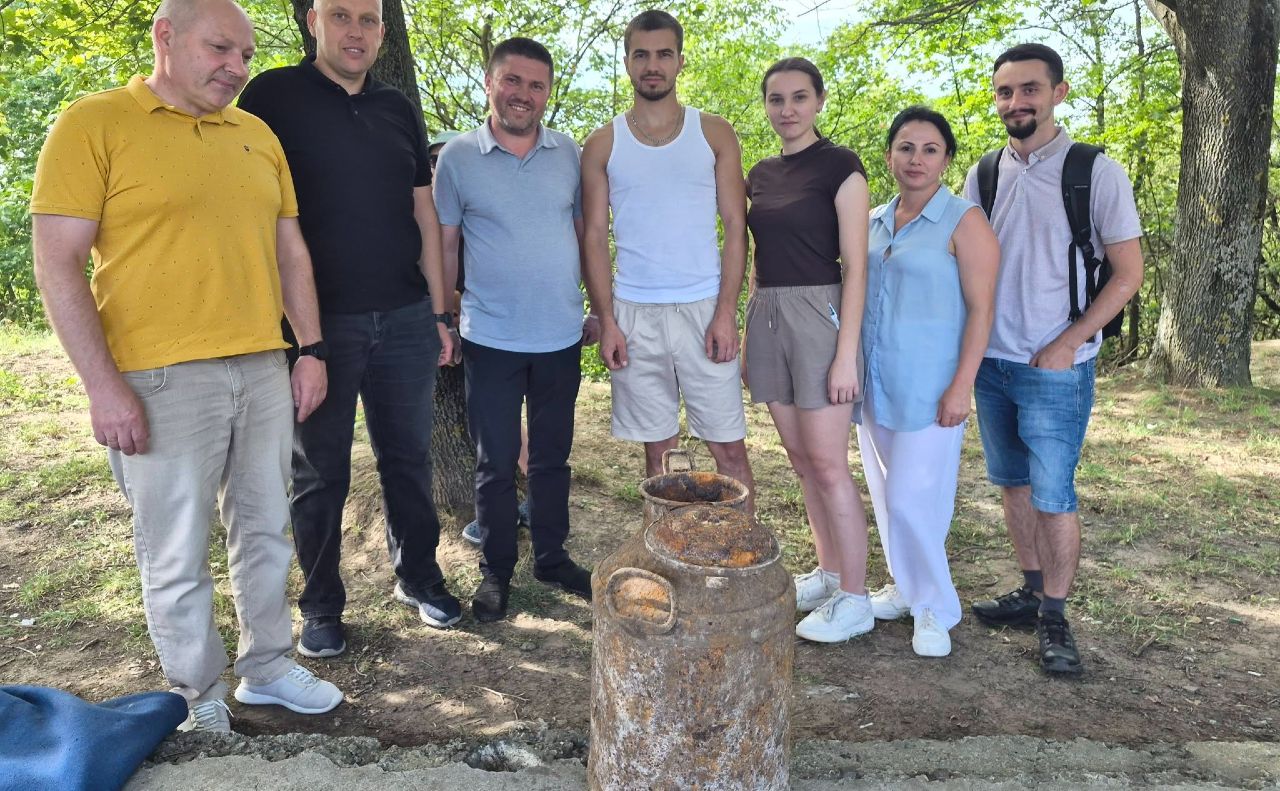 Бідон з архівом Більшівцівського районного проводу ОУН. Фото: Івано-Франківський обласний музей визвольної боротьби ім. С. Бандери