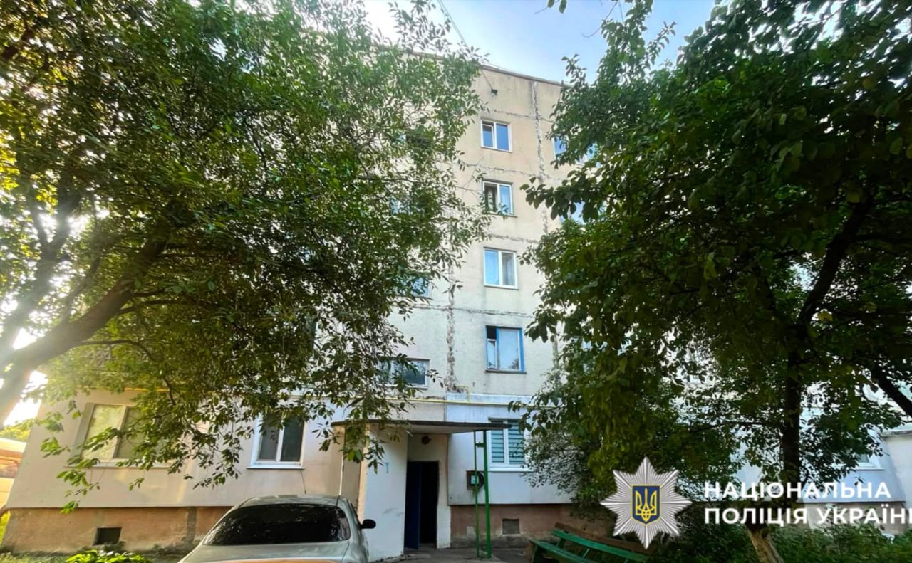 Будинок де сталася бійка з ножовим пораненням. Фото: Національна поліція України