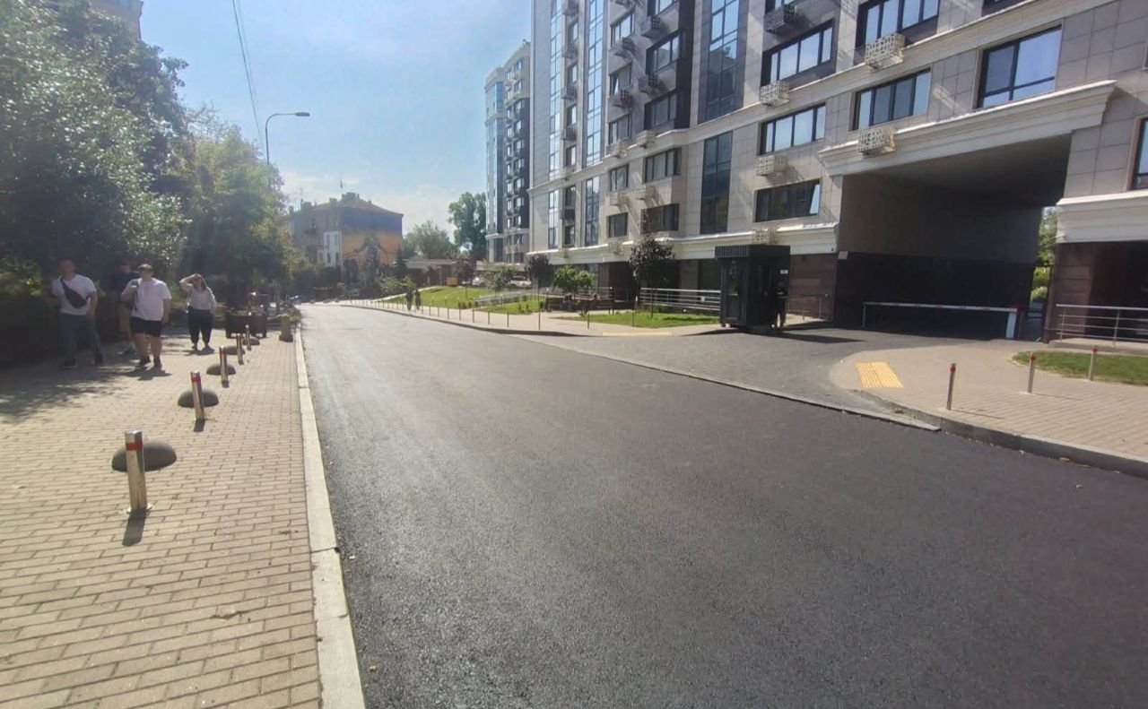 Нове дорожнє покриття на вулиці. Фото: КП ШЕУ Шевченківського району