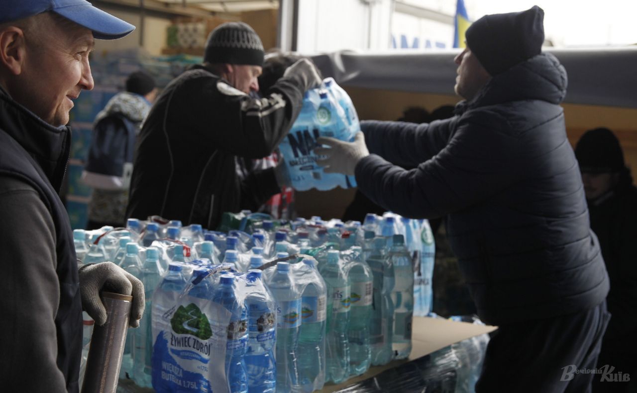 Щодня Київ злагоджено формує запаси продуктів. Ілюстративне фото: Борис Корпусенко