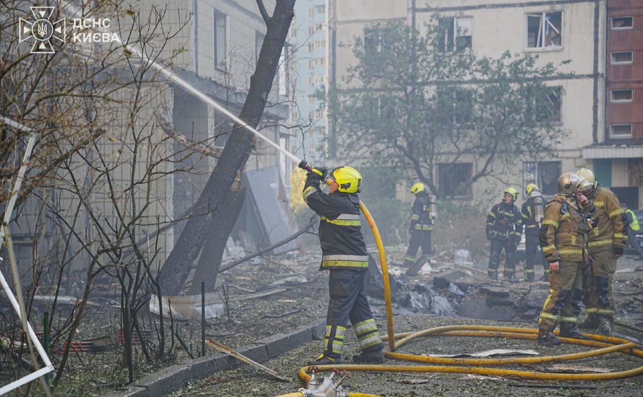 Пожежа на лівому березі Києва. Фото: Даша Гришина