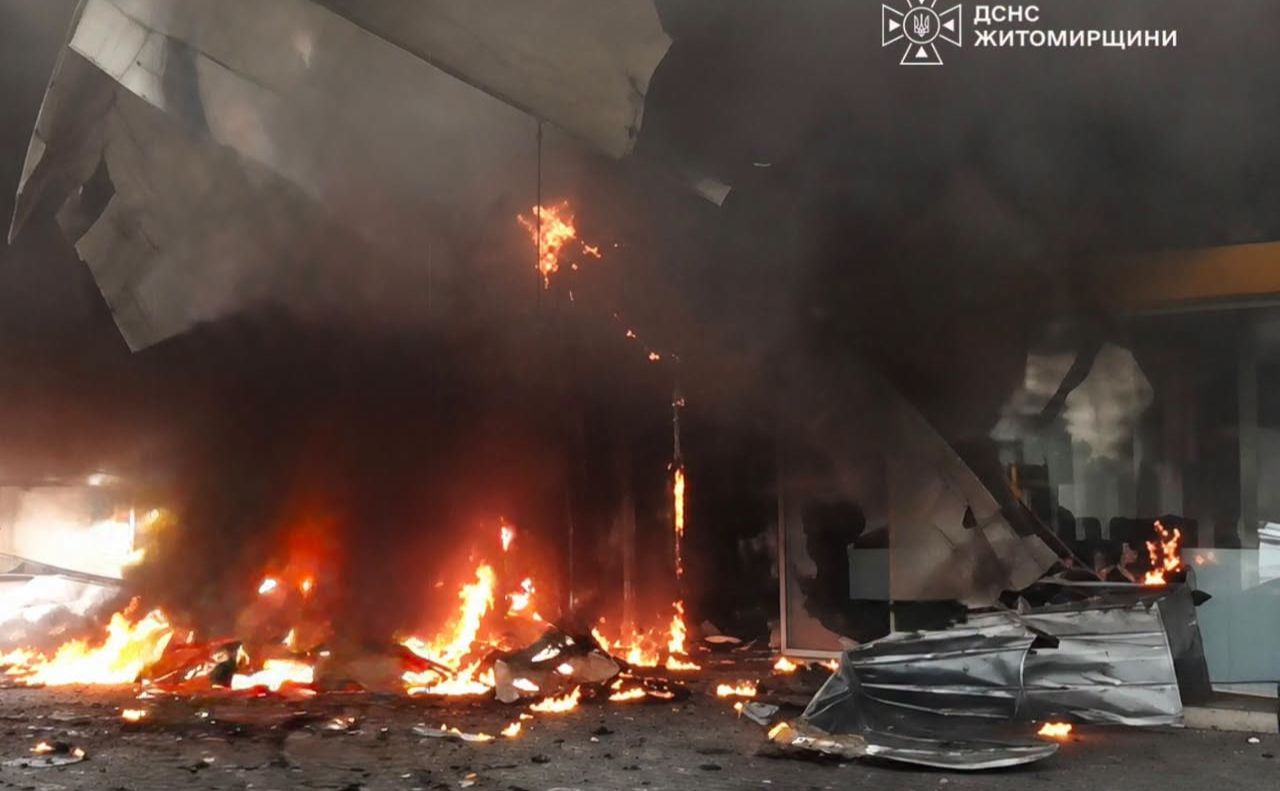 Удар по АЗС на Житомирщині. Фото: ГУ ДСНС Житомирської області