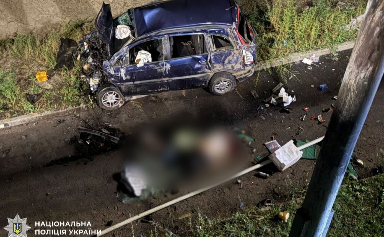 Нацполіція сфотографувала авто під Південним мостом