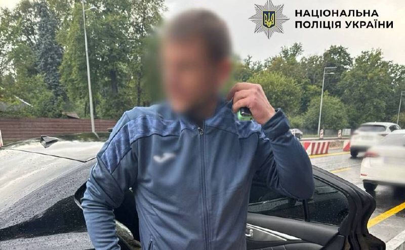 Підозрюваний на блокпості. Фото: Національна поліція України