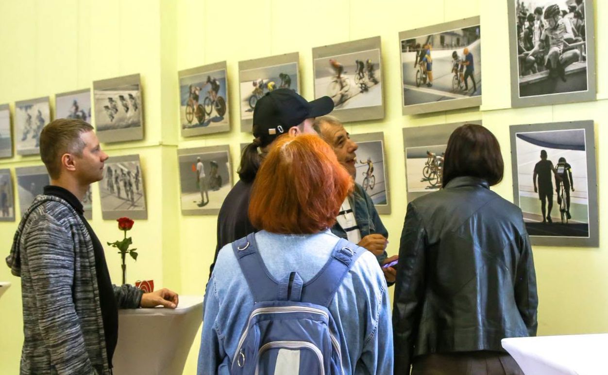 В центрі уваги фотохудожників — люди та їхні емоції. Фото: Київрада у Фейсбук