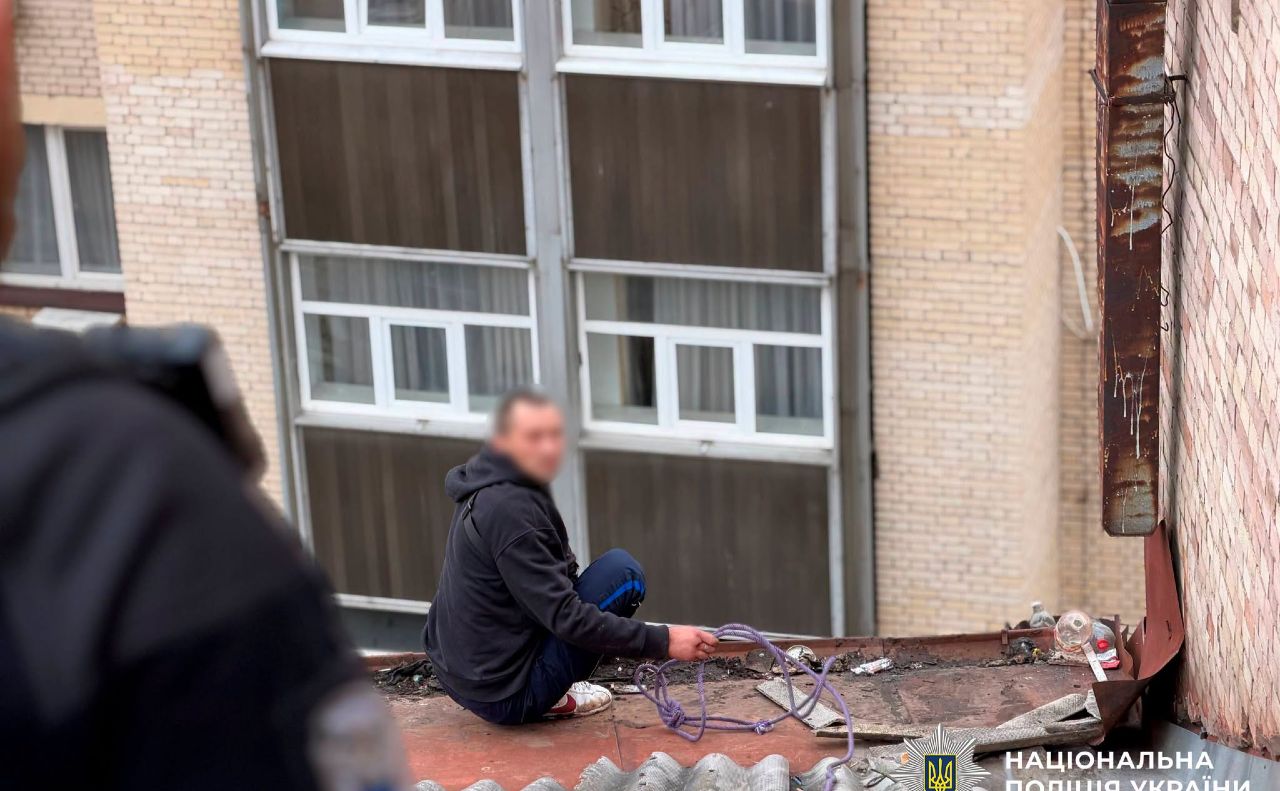 Поліція вчасно прибула на місце. Фото: поліція Києва