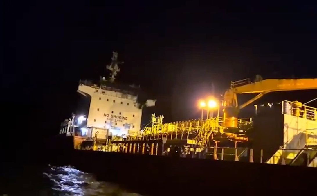 Капітан судна загинув унаслідок удару. Фото: ДПСУ