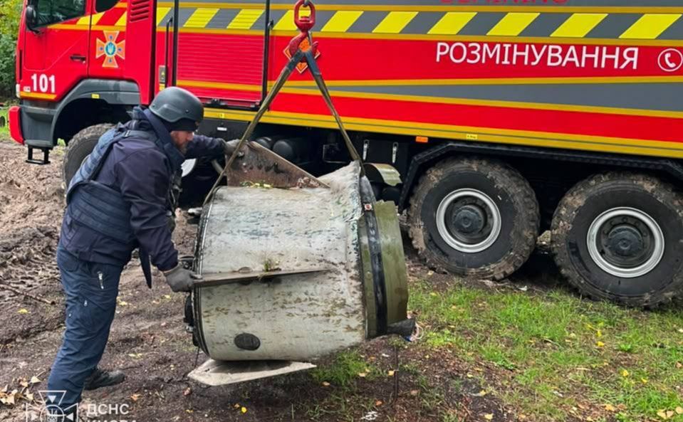 Роботи проводилися із залученням важкої техніки. Фото: ДСНС