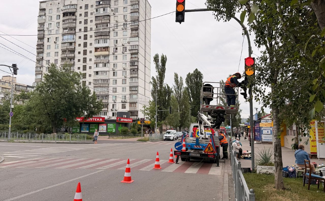 Ремонт світлофора. Фото: ЦОДР